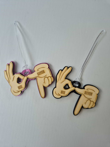 6 7 wooden/Acrylic bag tags (Pick colour for backing)